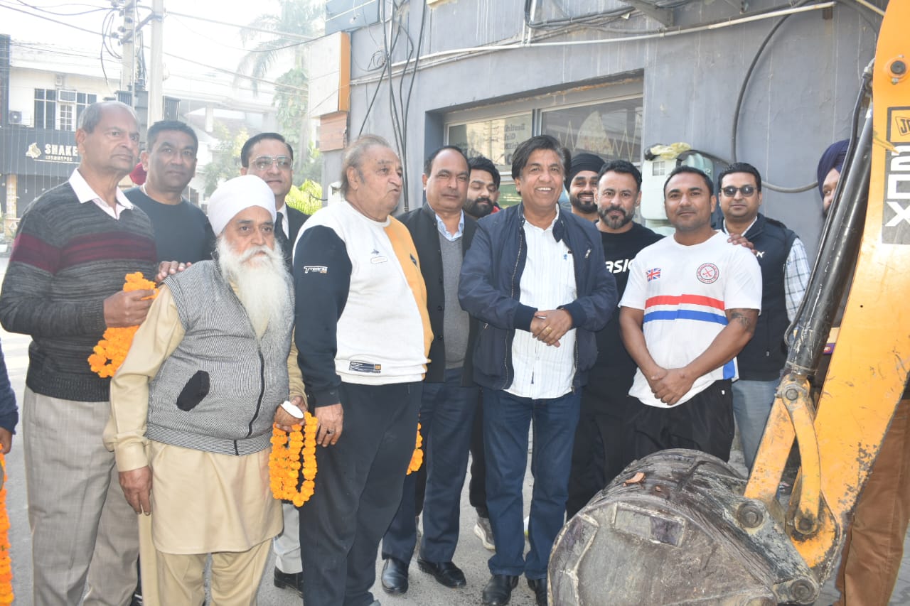 MLA Jimpa starts work of laying sewerage pipeline in Krishna Nagar